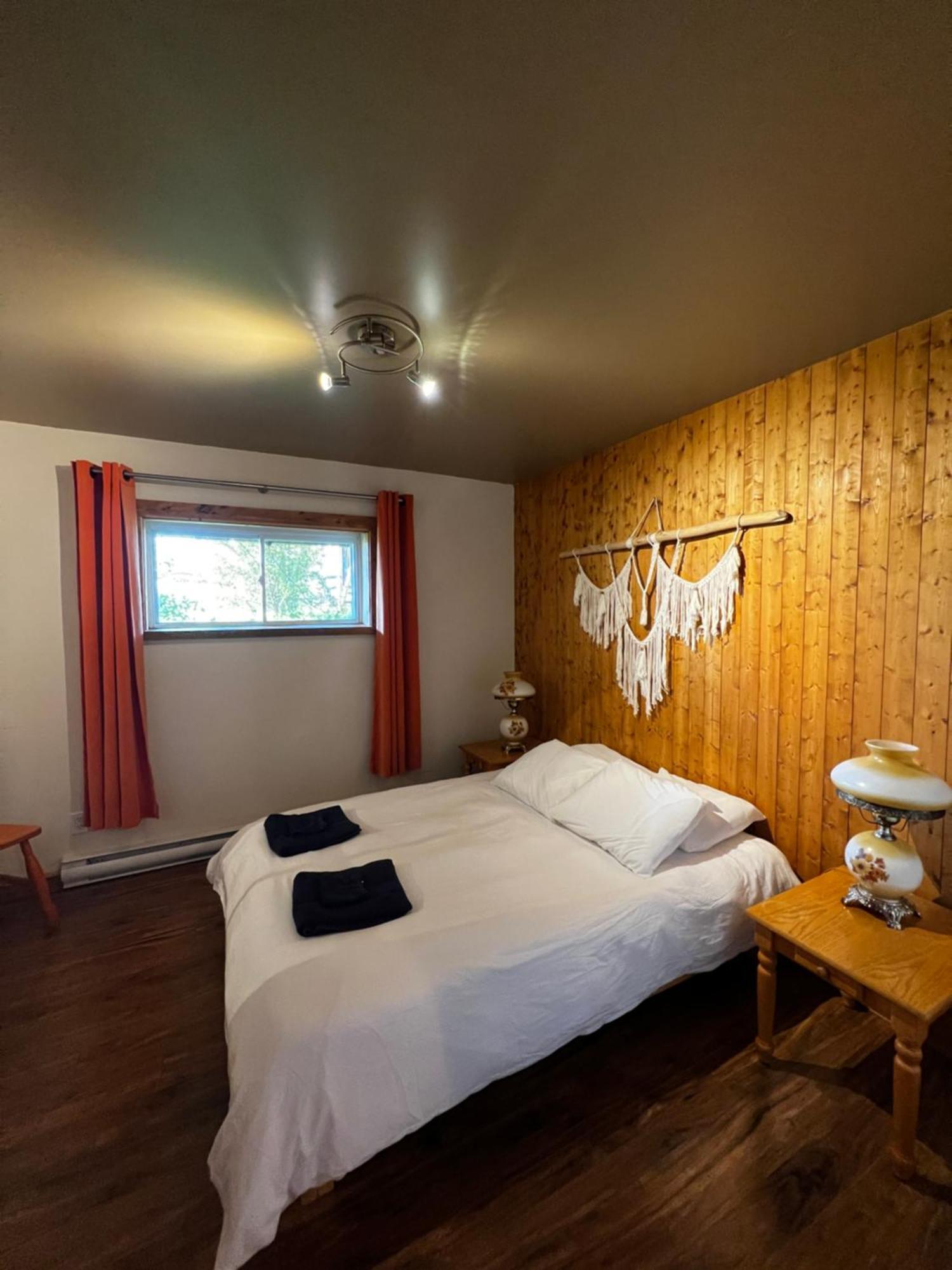 Chalet Epicea Sainte Anne des Monts Exterior photo