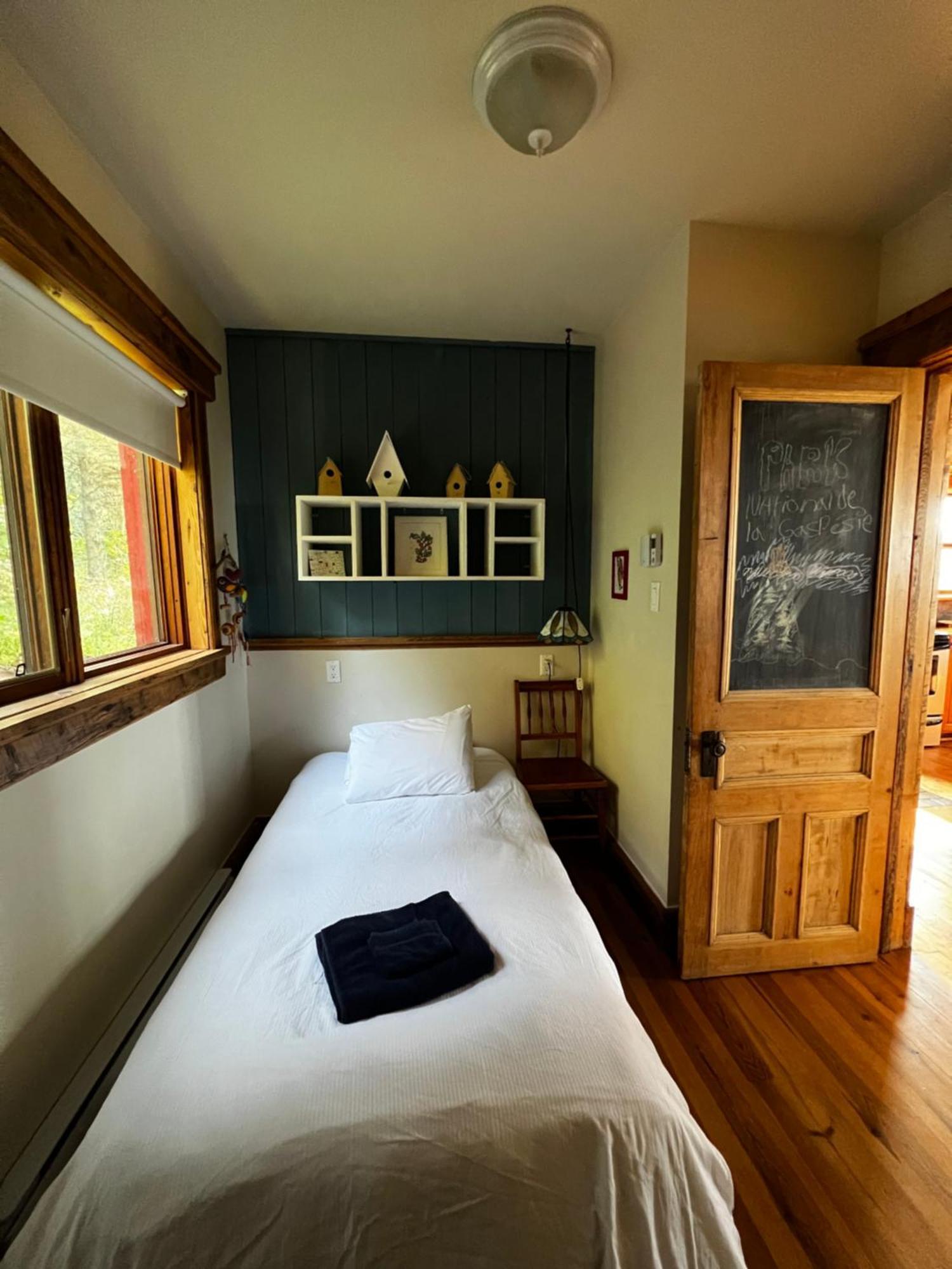 Chalet Epicea Sainte Anne des Monts Exterior photo